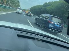 -上海伟杰·捷豹路虎4S店(闵行店)