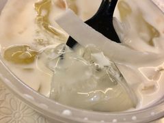 -志龙皇冠吃货椰子铺