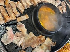 -江南猪肉商会无限续吃(弘大店)
