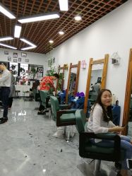 -V8潮牌·接发烫染连锁