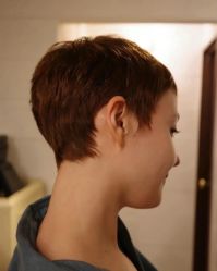 -苑苑发型设计