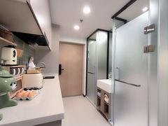 -东方体育中心(地铁站)