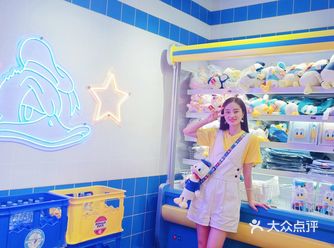 成都拍照|快去打卡超萌唐老鸭限定刨冰展