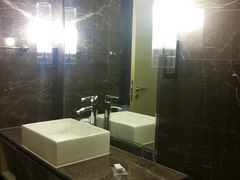 客卫-上海松江假日酒店