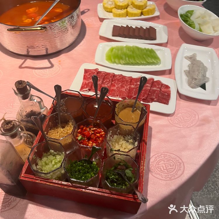 这家火锅店,一秒带你穿越到香港!
