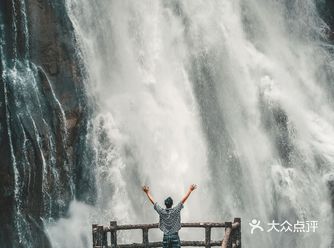 不在瑞士不在贵州，广东就有超级震撼的瀑布！