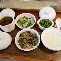 -杰爱月子护理中心