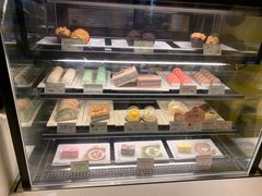 面包甜点陈列柜-麦当劳(中山公园龙之梦店)
