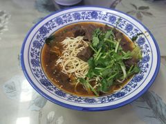-渝之汇牛肉豌杂面