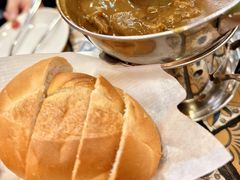 咖喱崩沙牛腩配猪仔包-番茄屋葡式美食(总店)