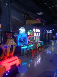 -嗨翻Hi-Fun竞技主题乐园·蹦床团建生日聚会(五棵松华熙店)