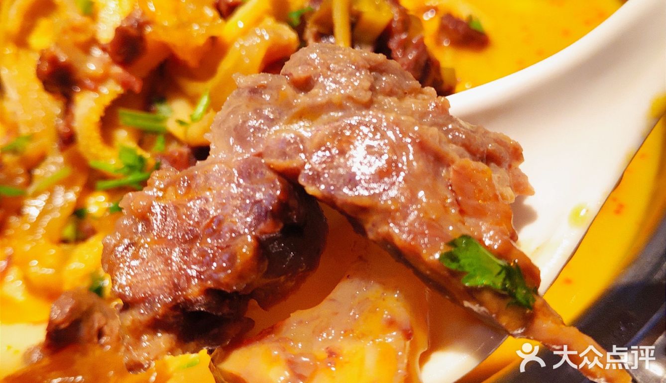 胖哥俩新品09犇犇胶汁牛杂煲简直绝