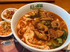 -呷佬·长沙手工米粉(金沙江路店)