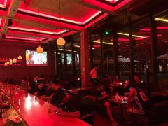 -饮湖威士忌鸡尾酒吧