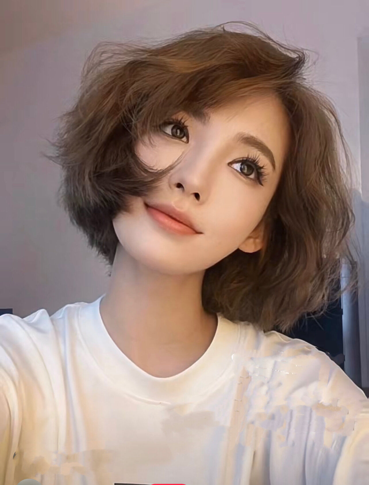 经典短发
沙发硬发女生也可以烫,一点不干枯毛躁～
整个发型柔顺