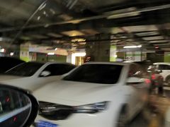 -大宁国际商业广场-地下停车库