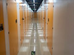 -安东易迷你自助仓储寄存仓库(草桥店)