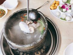 -墨脱石锅椰子鸡•香草鸭•东山羊(大东海店)