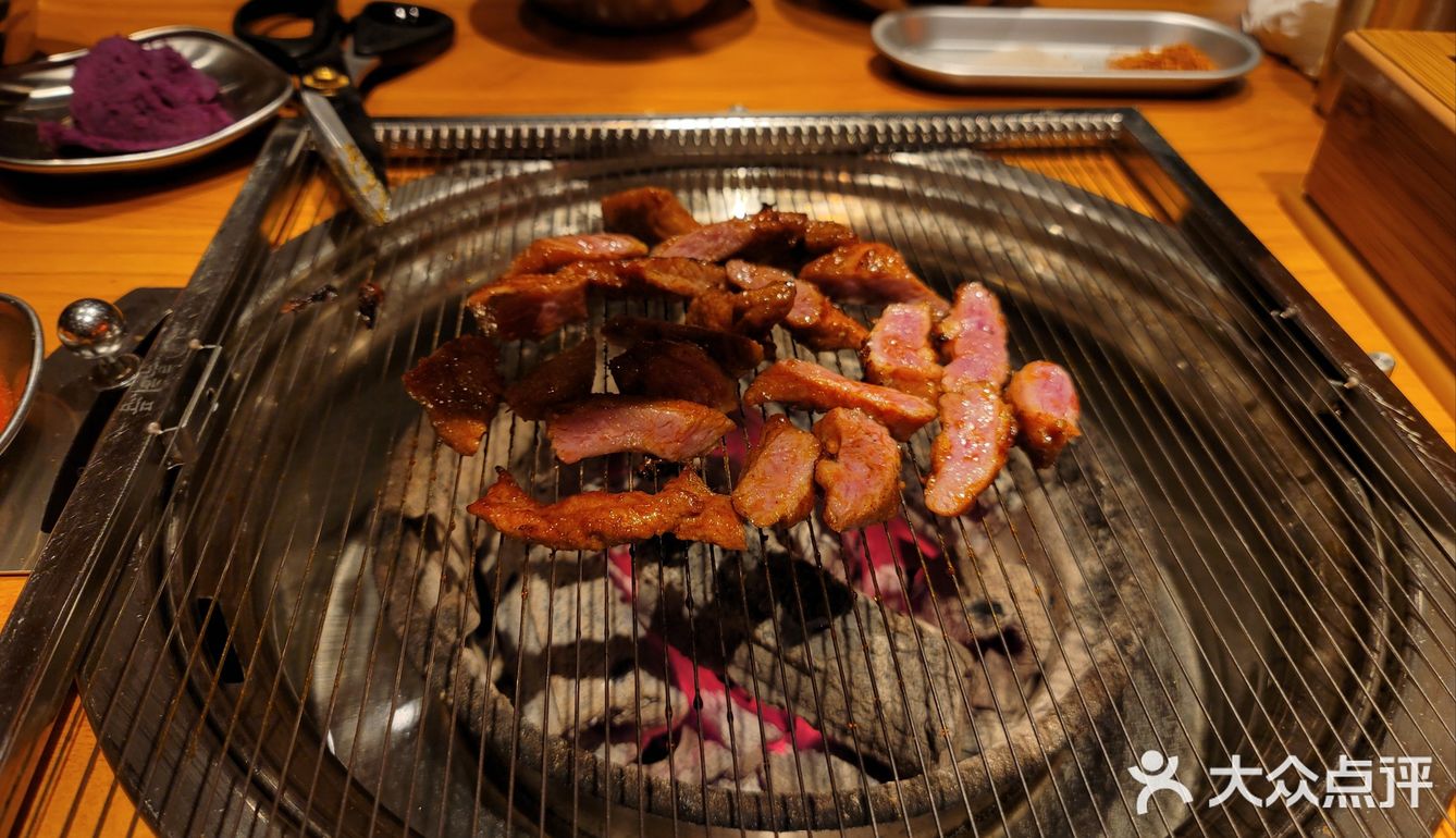华强北人均不到100的烤肉[拔草][牛排][牛排][牛排][牛排]