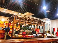 -黄桷树曹家私房菜(江与城店)
