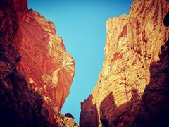 -天山神秘大峡谷