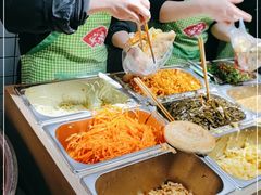 自助取餐区-三兄弟高炉烧饼