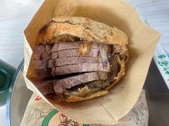 烧饼夹肘子肉-昌顺马记小吃店(昌盛园店)