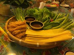 -闯关东东北农家菜(崂山石老人店)