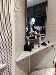 -PE SALON