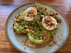 牛油果煮蛋吐司-RAC BAR(安福路店)