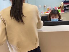 -瑞尔齿科(南京东路名人诊所)