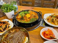 -喇喇排骨火锅·传统韩式脊骨汤(望京西园总店)