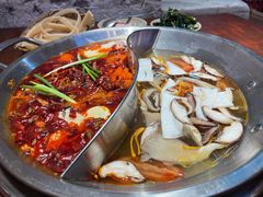 -四小区火锅·巷子里的重庆火锅(花照壁店)
