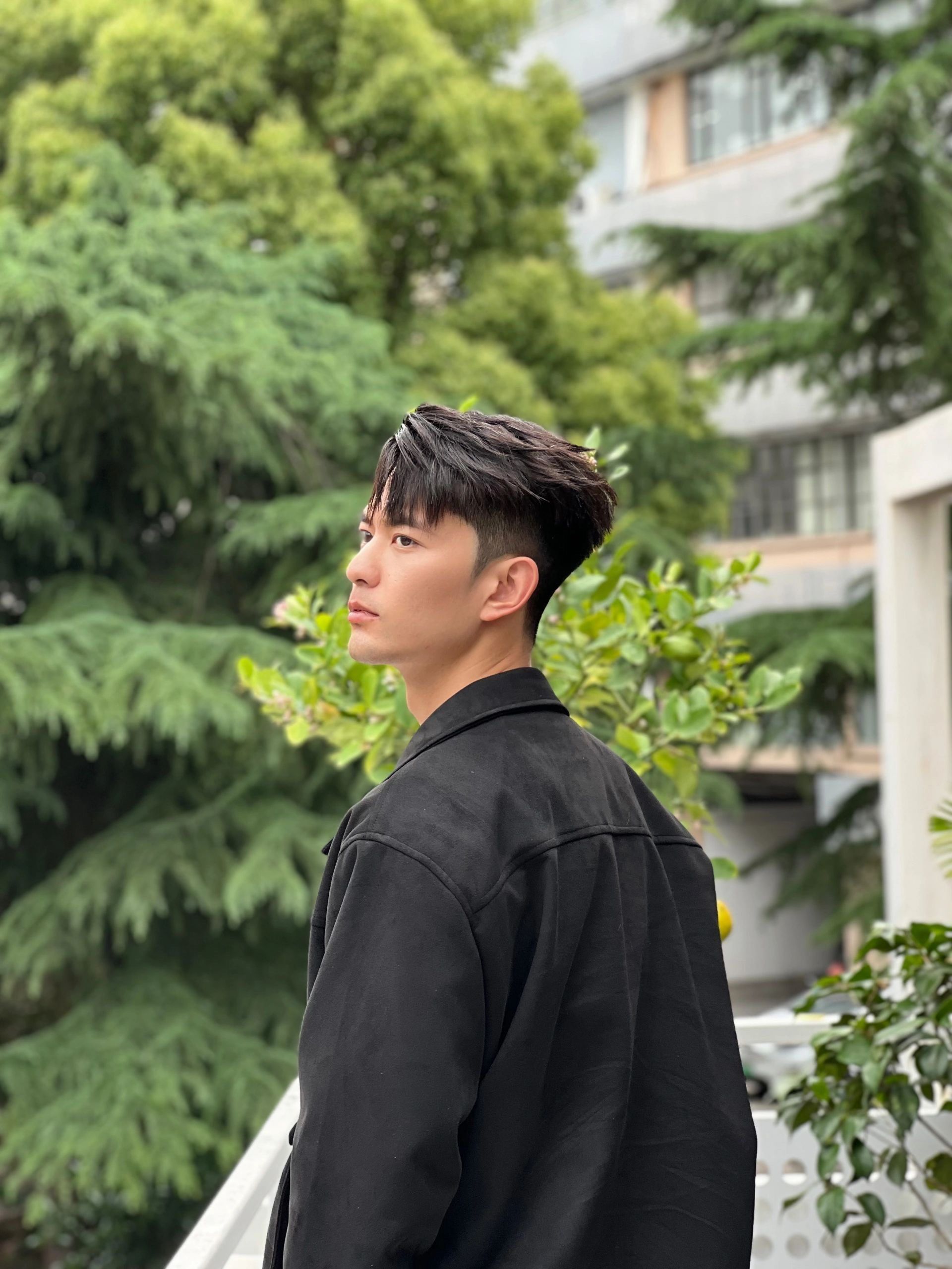 韩式偏分王嘉尔同款「东方先生男士理发馆