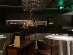 -左庭右院鲜牛肉火锅黑金店(陆家嘴中心店)