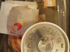 -麦当劳(汉口火车站候车室店)