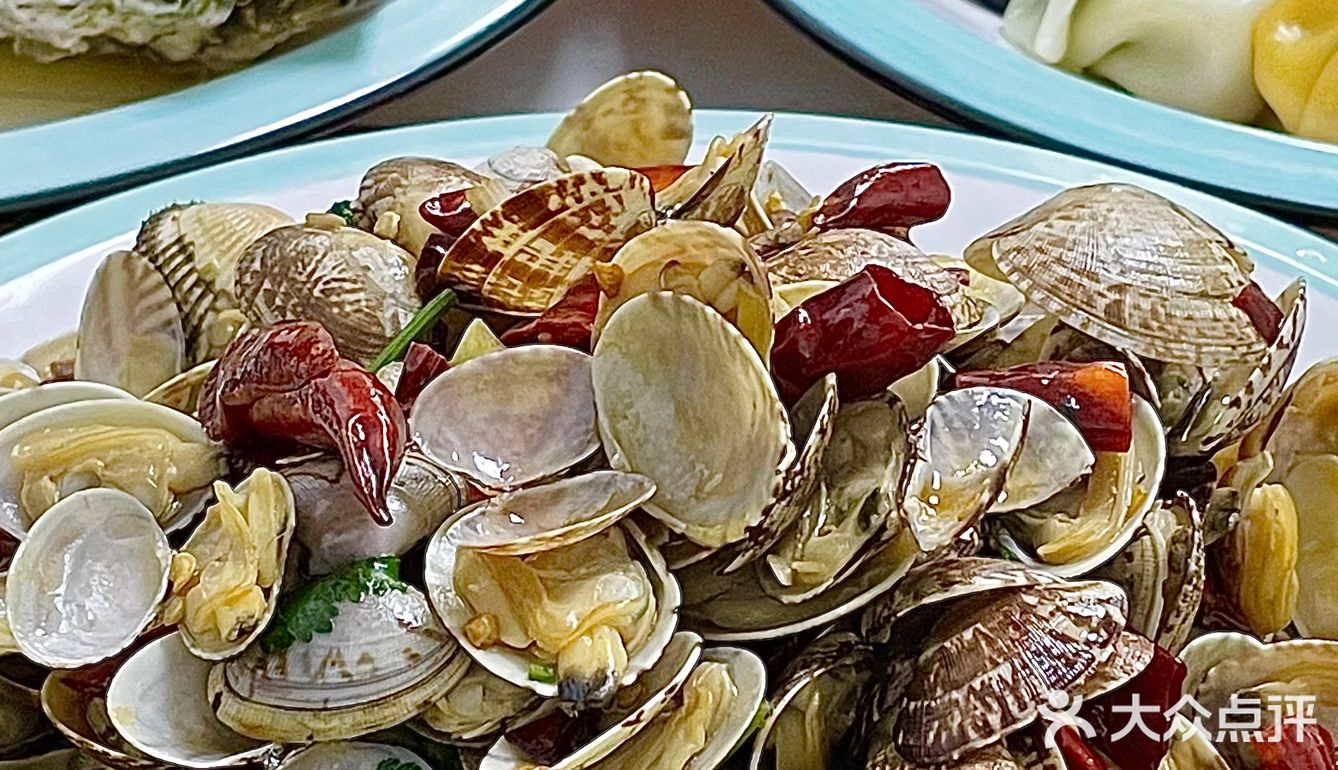 现在青岛的海蛎子🦪这么肥吗⁉️开了8年的啤酒屋