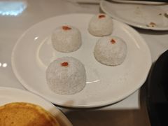 椰蓉奶油球-马凯餐厅(长椿街店)