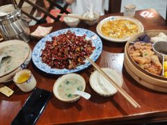 -黄桷树曹家私房菜(江与城店)