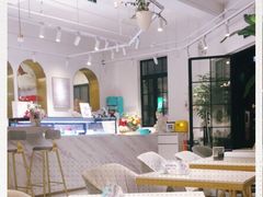 -Fridi Patisserie Cafe