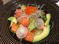 三文鱼牛油果沙拉-yokocho上横町·日本食街(深业上城店)