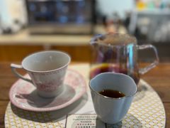 -LEO CAFE