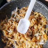 香煎小银鱼配白米粥，吃到停不下来！