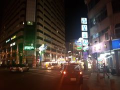 -六合夜市