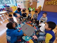 -抱抱熊托育中心(大悦城店)