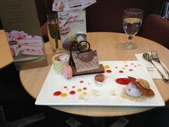 时尚巴黎-哈根达斯(武汉天地店)