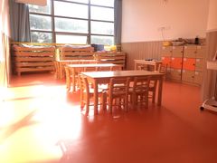 -小门牙好性格托育(北外滩中心)