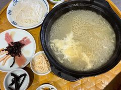 蒙自过桥米线-一坐一忘云南菜(嘉里中心店)