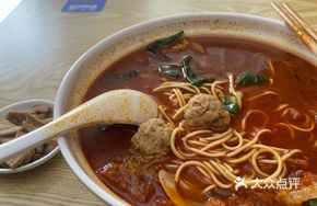 Signature Eight-Seafood Noodles