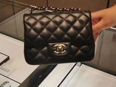 -CHANEL(戴高乐机场T 2E店)